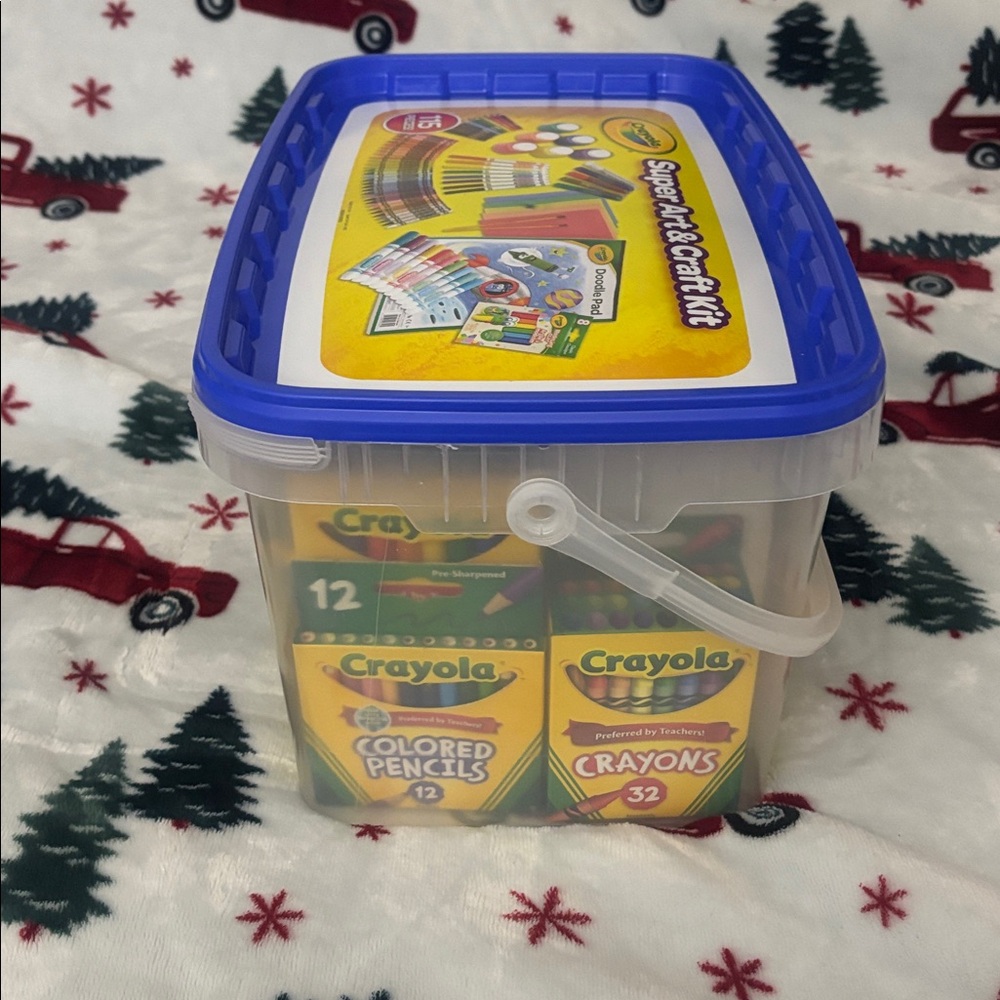 Crayola Super Art & Craft Kit - Blue‎ and Yellow - Picture 5 of 8